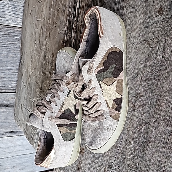 SHU SHOP PAULA Star Camo Sneaker - Picture 4 of 7